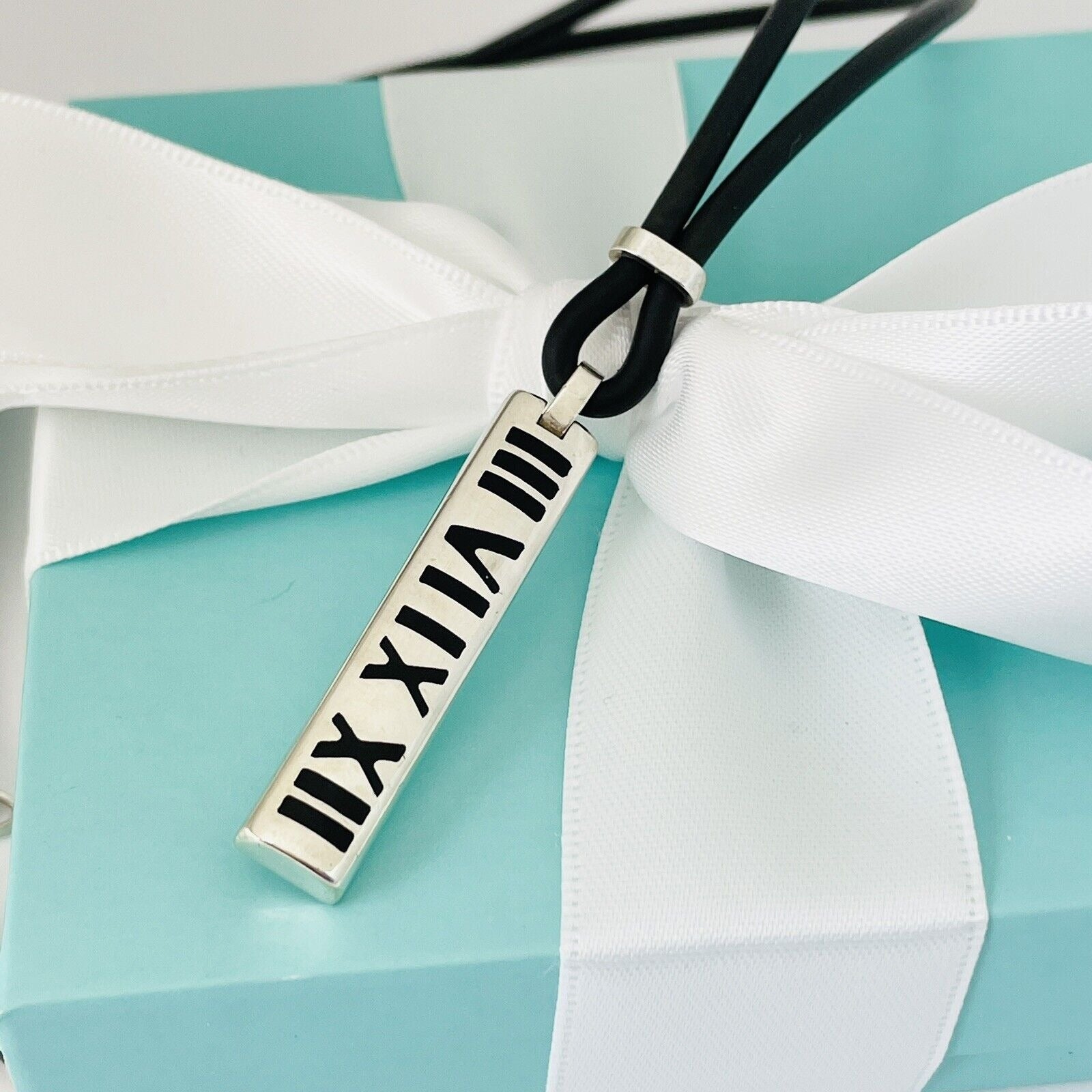 Tiffany 16” Atlas Necklace Bar Pendant in Black Enamel, Silver