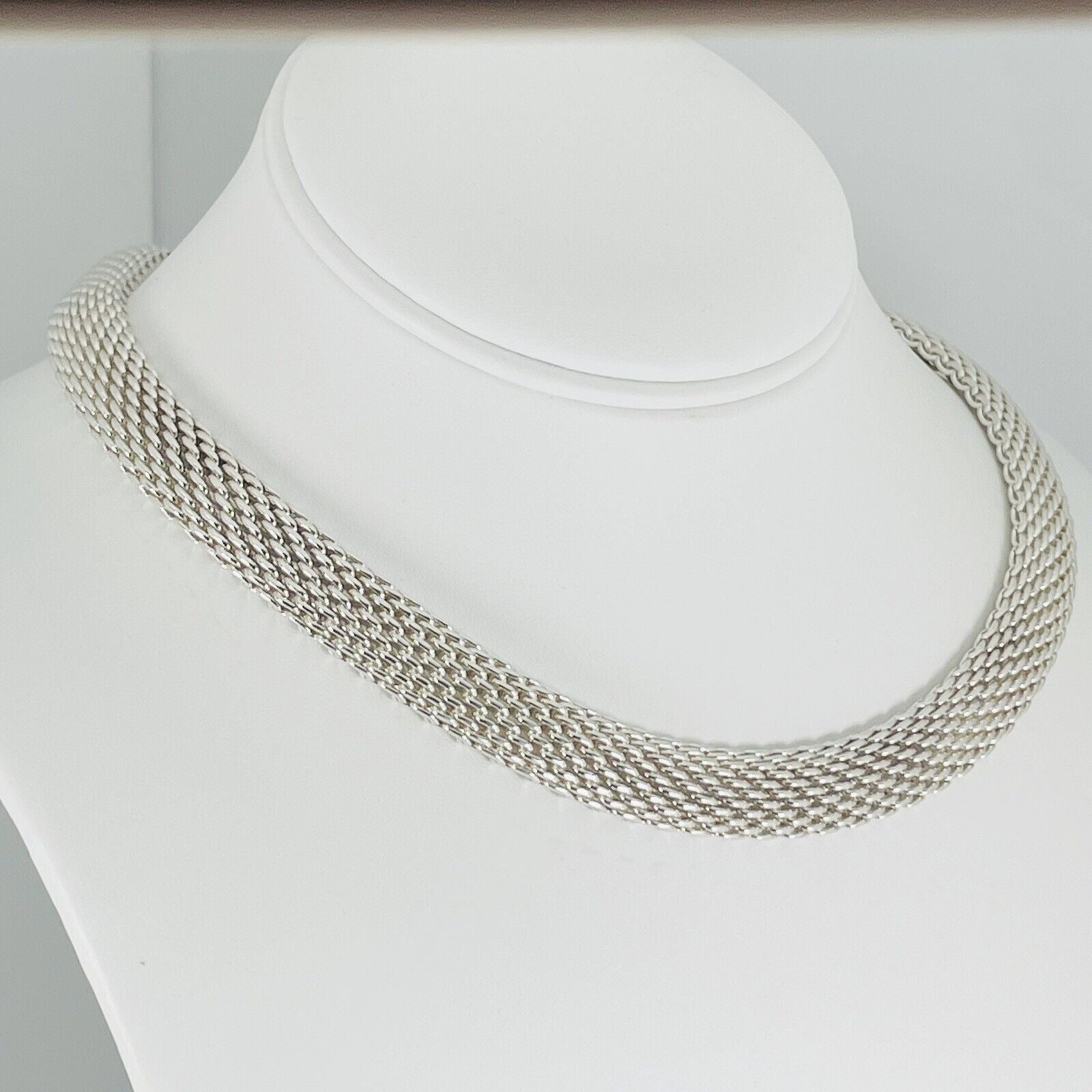 TIFFANY & CO. Estate 18kt Signature 