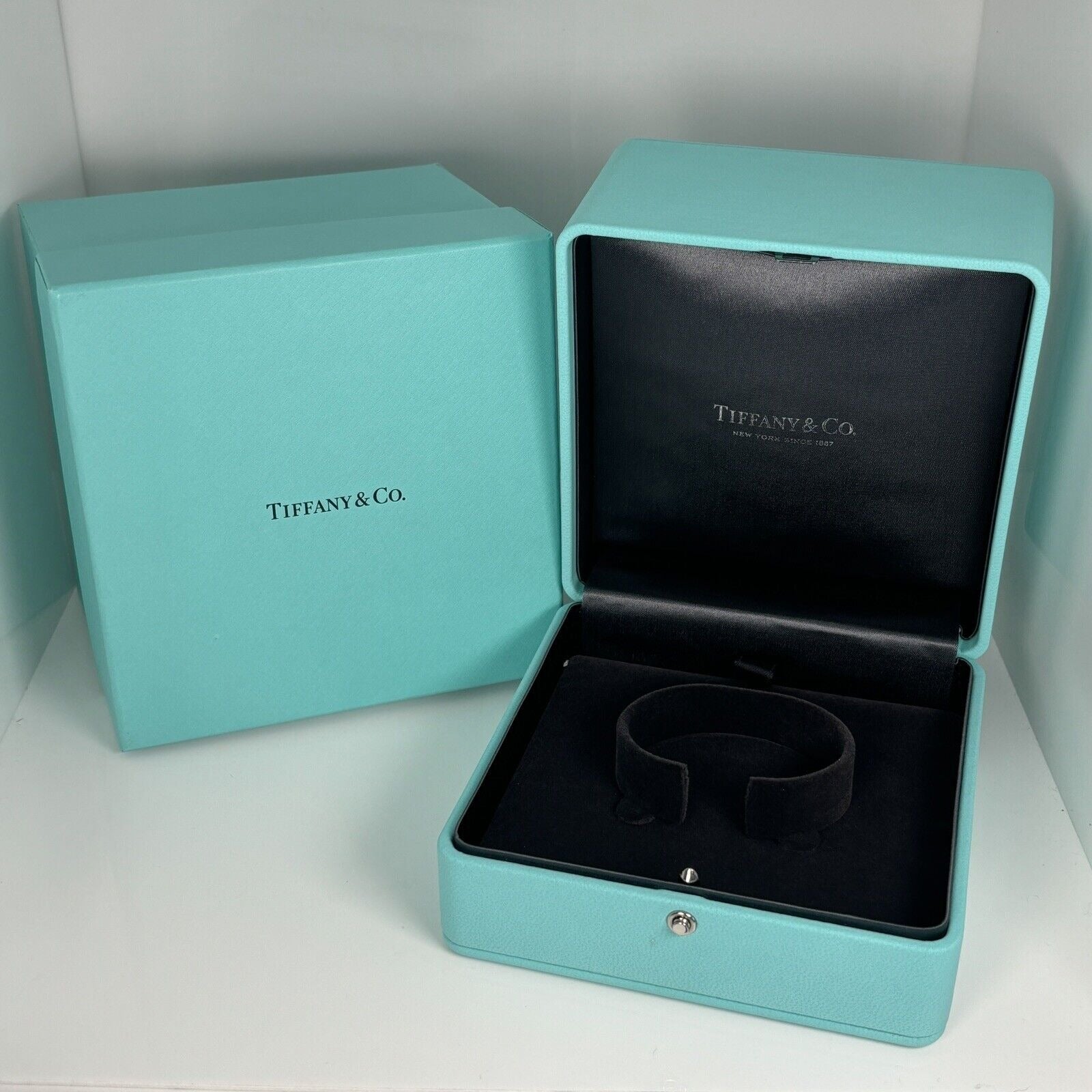 Tiffany レザートレイ Tiffany & Co Watch or Bracelet Storage Box in Blue Leather