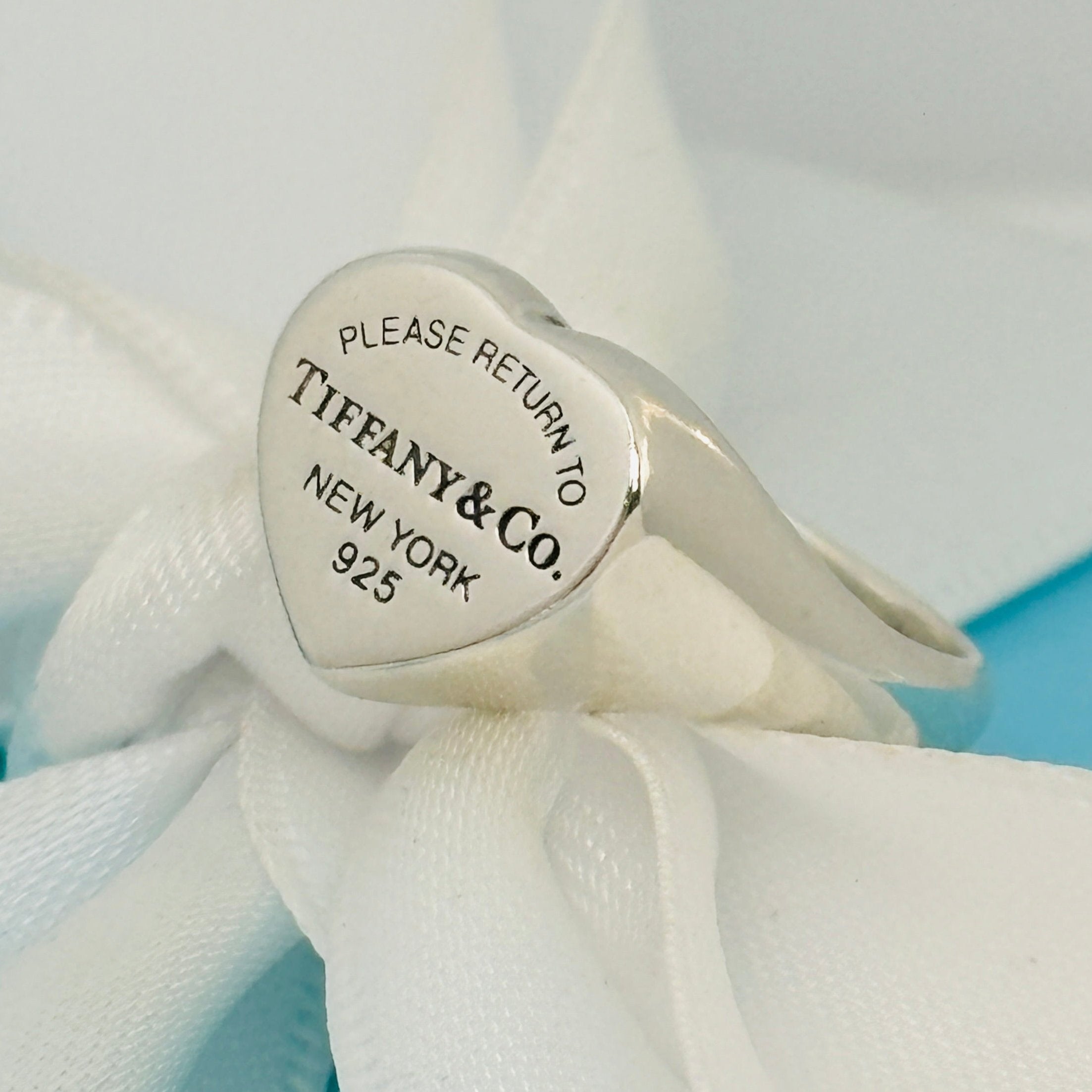 Size Return to Tiffany Heart Signet Ring in Sterling Silver