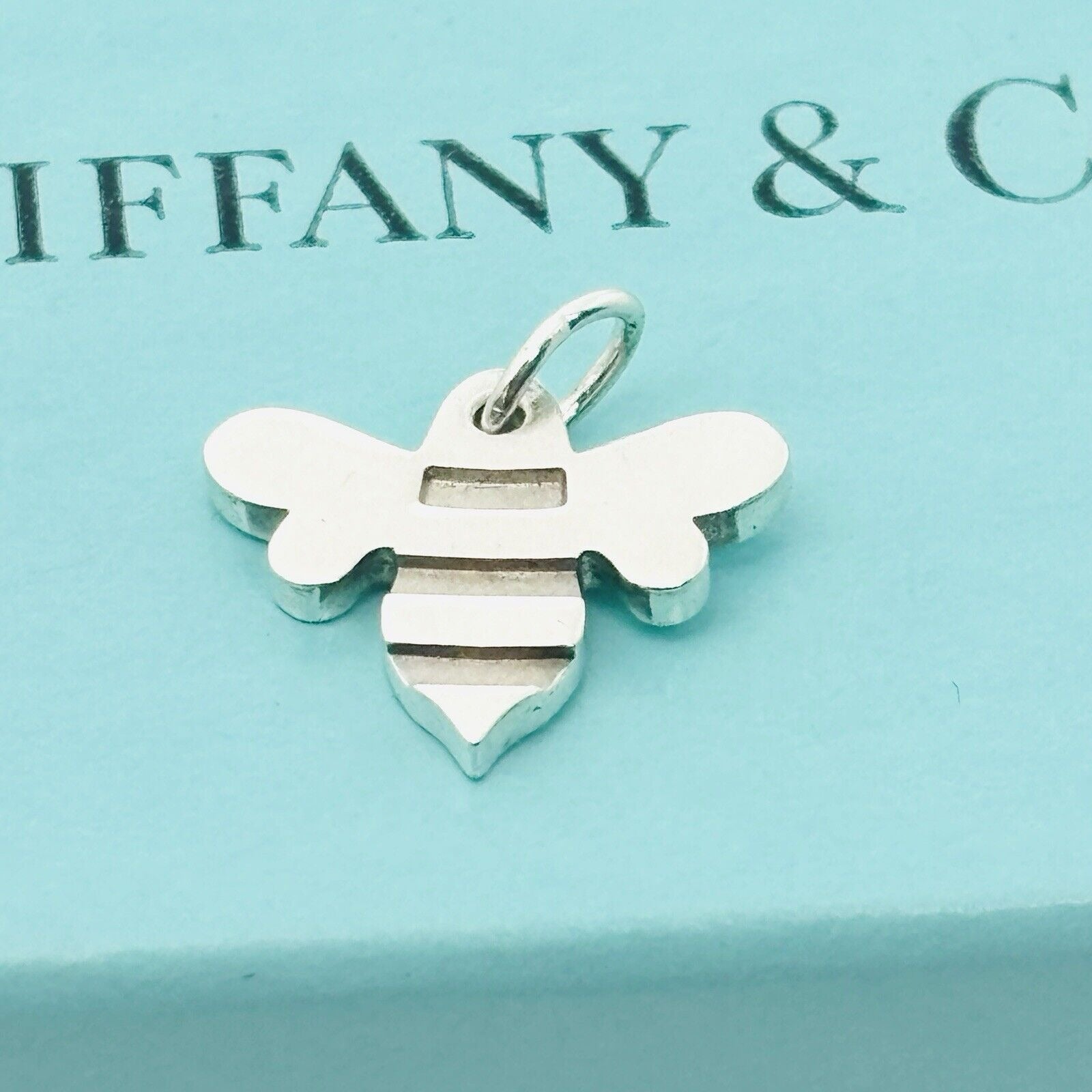 ティファニー　チャーム　蜂　Honey Bee Tiffany Honey Bee Charm or Pendant in Sterling Silver