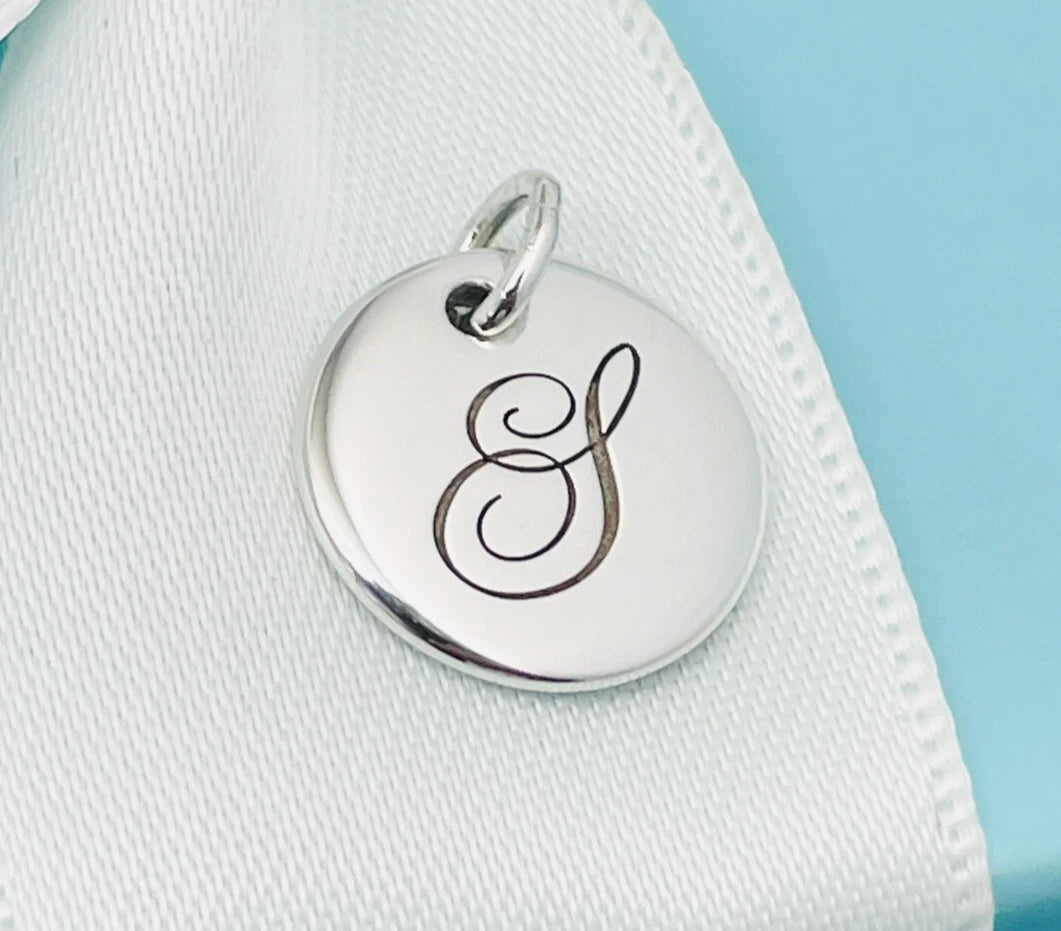 【美品】TIFFANY&Co. ノーツレター イニシャル S ディスク チャーム Tiffany Letter S Notes Alphabet Disc Charm in Silver Round Pendant