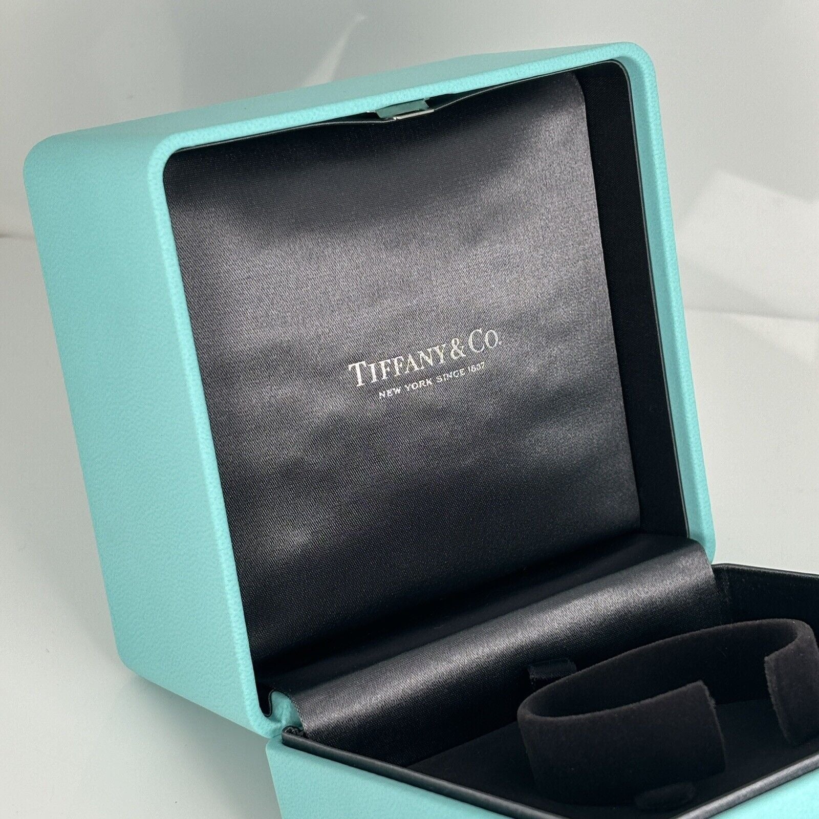 Tiffany & Co Watch or Bracelet Storage Box in Blue Leather
