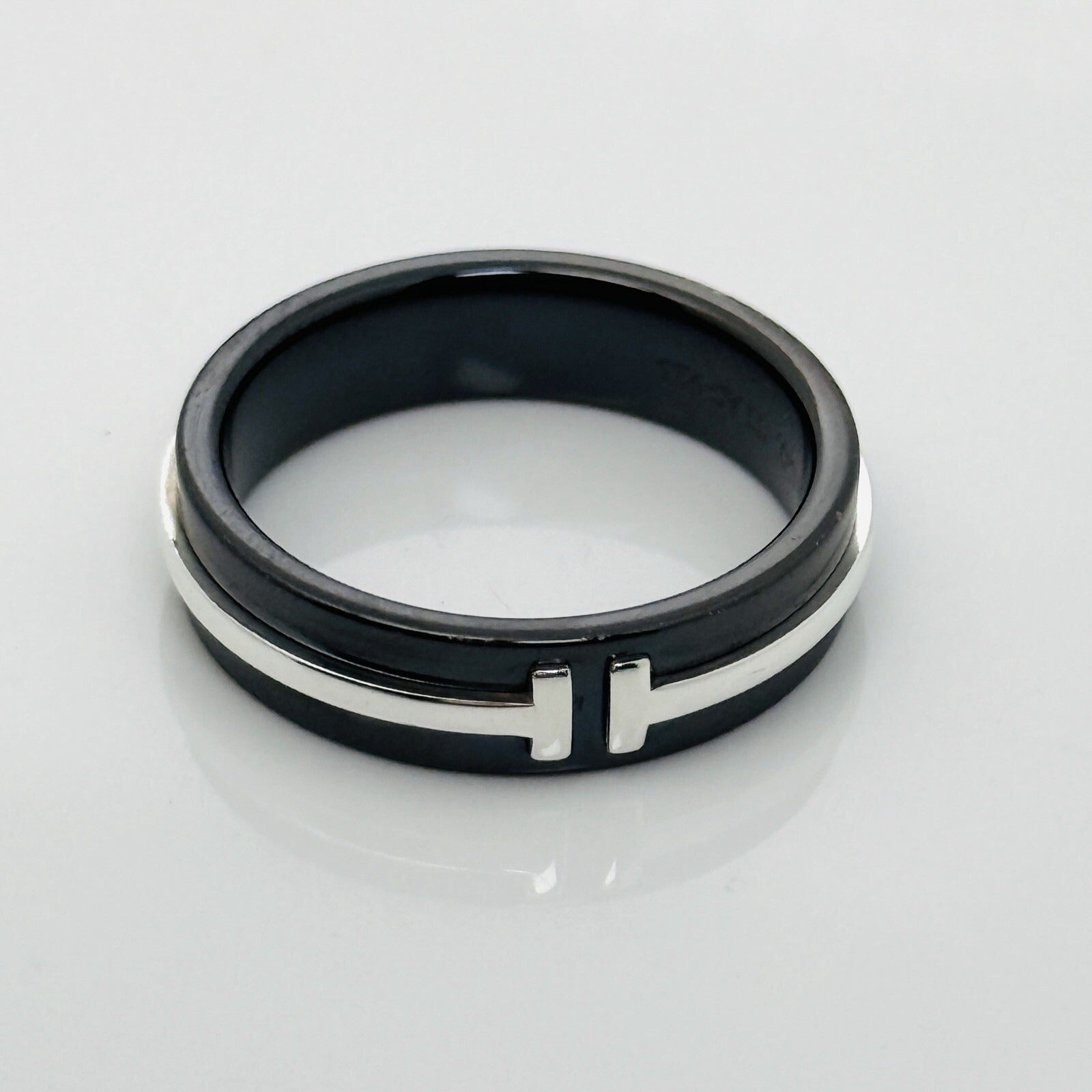 Tiffany T TWOリング　BLACK Tiffany & Co. Accessories T Two Silver/Black Titanium Ring