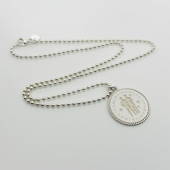 20" Tiffany Gemini Round Pendant Necklace Twist Border Dog bead Chain in Silver