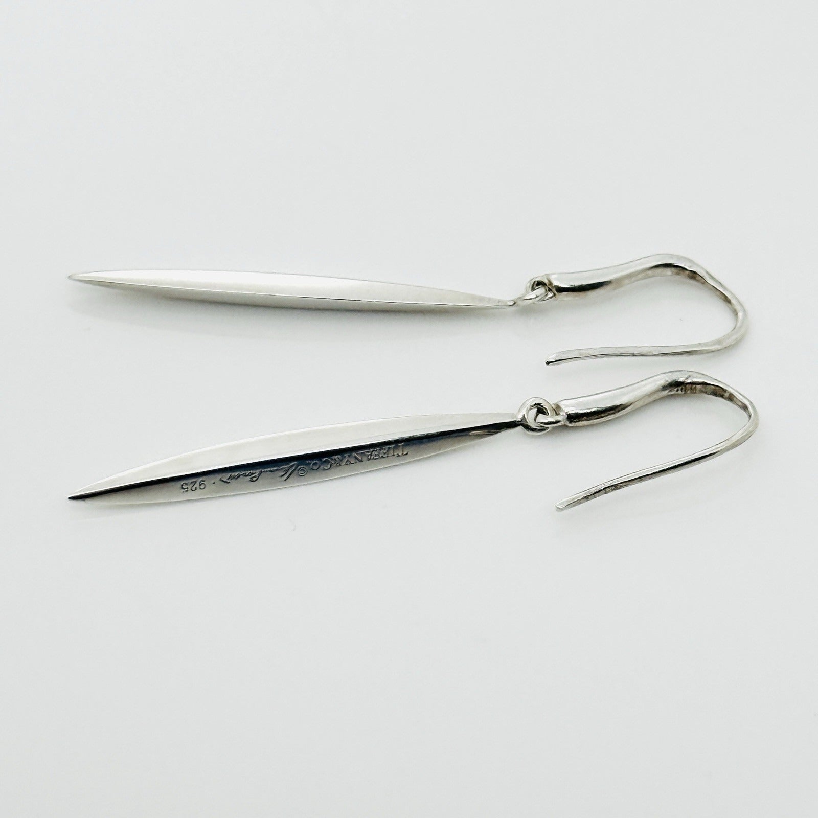 Tiffany & Co Feather Earrings by Elsa Peretti Drop Elongated Dangle Hook
