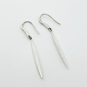 Tiffany & Co Feather Earrings by Elsa Peretti Drop Elongated Dangle Hook