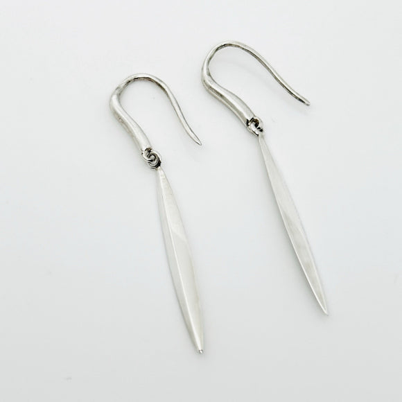 Tiffany & Co Feather Earrings by Elsa Peretti Drop Elongated Dangle Hook