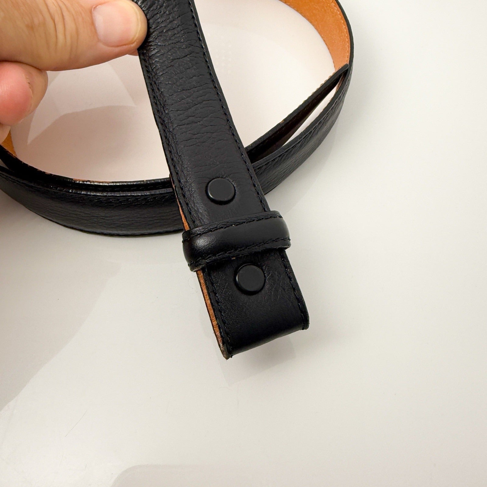 Tiffany Black Leather Mens Belt Size 40. Model 7300 01