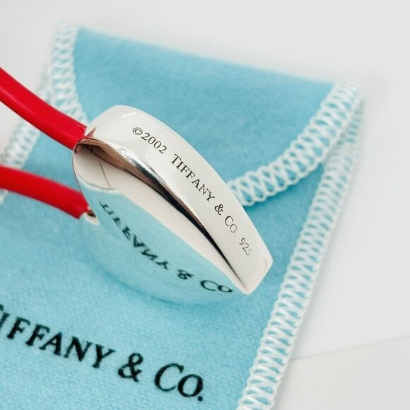 Tiffany & Co Silver Puffed Heart Key Ring Keychain in Red Rubber in Silver