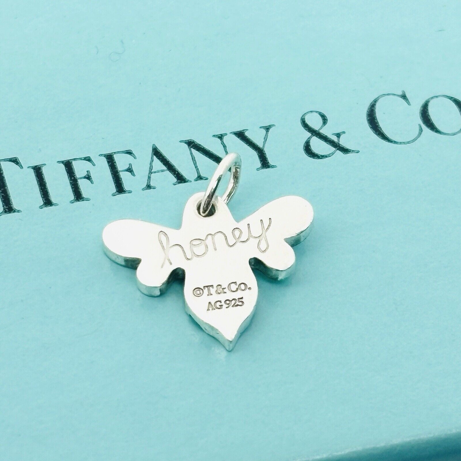 ティファニー　チャーム　蜂　Honey Bee Tiffany Honey Bee Charm or Pendant in Sterling Silver