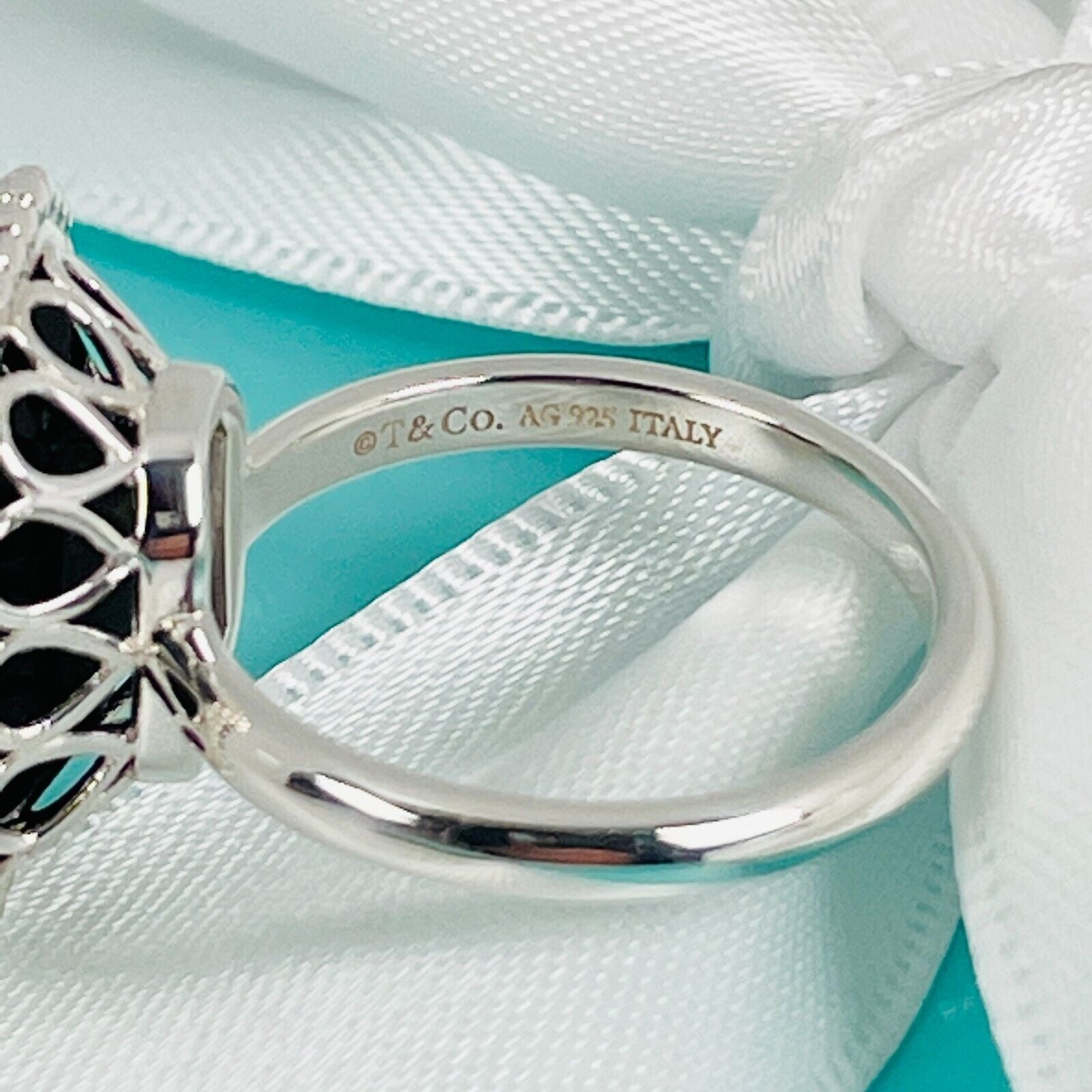 Size 7 Tiffany & Co Black Onyx Ziegfeld Daisy Flower Ring in Silver