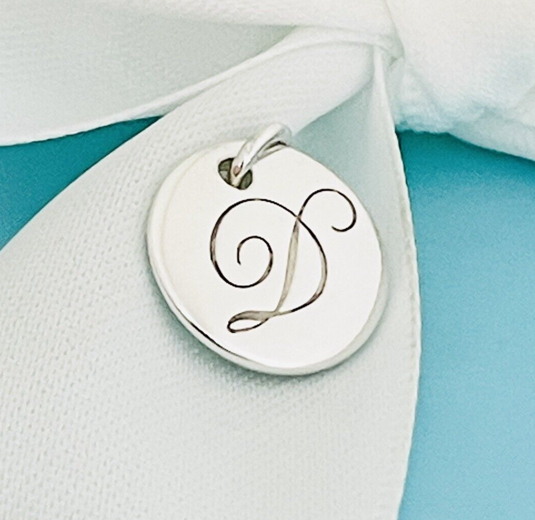 ティファニー ブローチ 925 アルファベット イニシャル D 1983 Tiffany Letter D Notes Alphabet Disc Charm in Silver Round Pendant